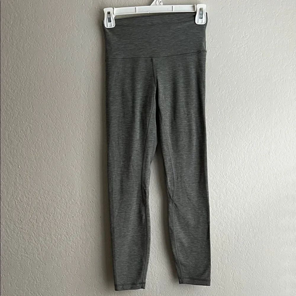 Like New! Lululemon Gray Leggings in Size 4